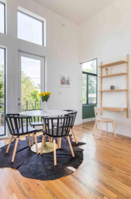 Glamorous Perfectly Located Luxury 2 Bed Townhome ดัลลัส ภายนอก รูปภาพ