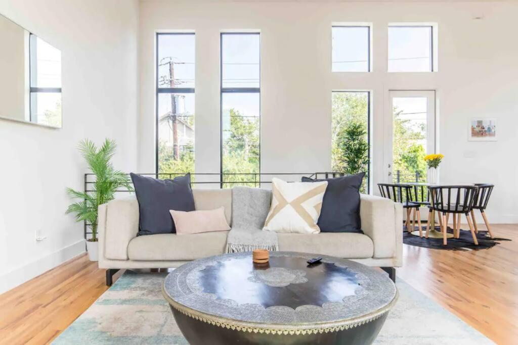 Glamorous Perfectly Located Luxury 2 Bed Townhome ดัลลัส ภายนอก รูปภาพ