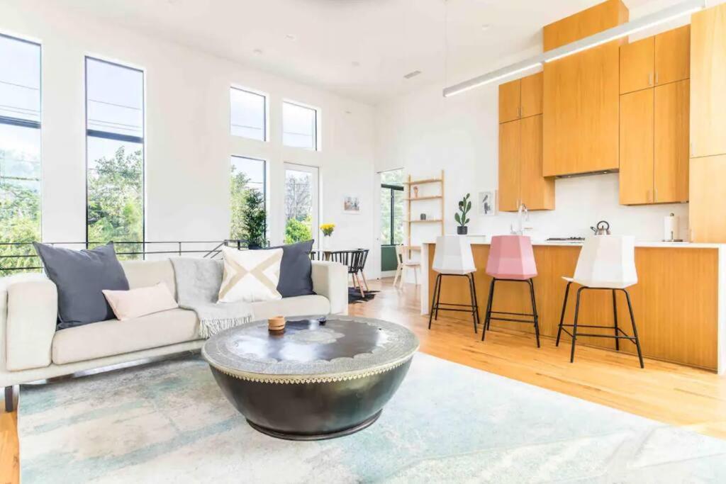 Glamorous Perfectly Located Luxury 2 Bed Townhome ดัลลัส ภายนอก รูปภาพ