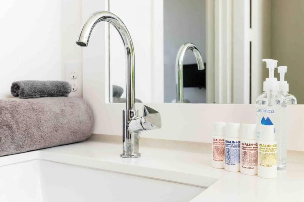 Glamorous Perfectly Located Luxury 2 Bed Townhome ดัลลัส ภายนอก รูปภาพ