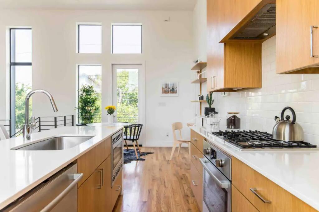 Glamorous Perfectly Located Luxury 2 Bed Townhome ดัลลัส ภายนอก รูปภาพ