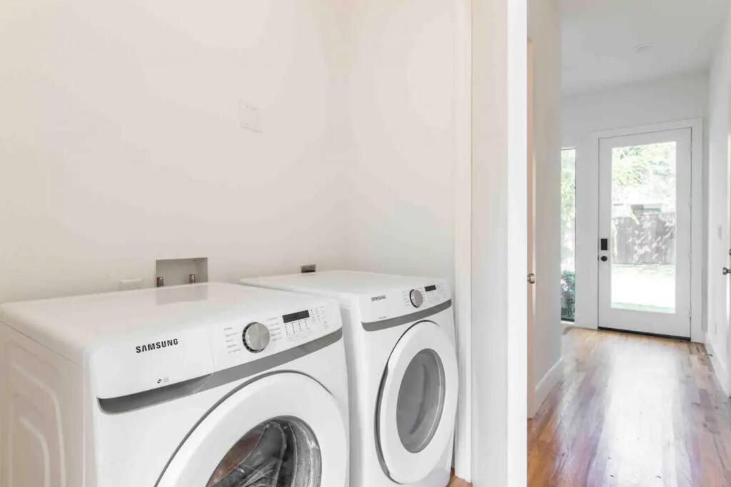 Glamorous Perfectly Located Luxury 2 Bed Townhome ดัลลัส ภายนอก รูปภาพ
